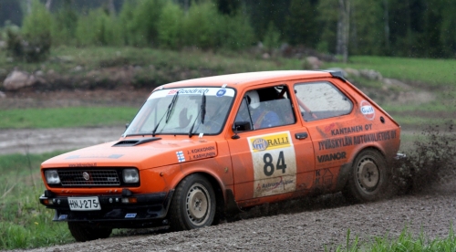 FiatTeijoTalot09Peltomutka2Rajattu.jpg